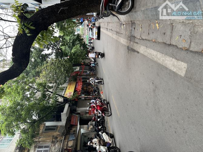 Bán nhà mặt phố Lý Nam Đế 70m, 4 tầng, mt 10m, giá hơn 60tỷ