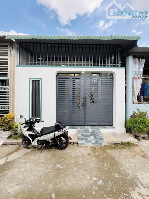 Cắt Lỗ Căn nhà mới tinh ngay BV Xuyên Á - Củ Chi, Sổ hồng riêng, 105m2, Giá 895 Triệu