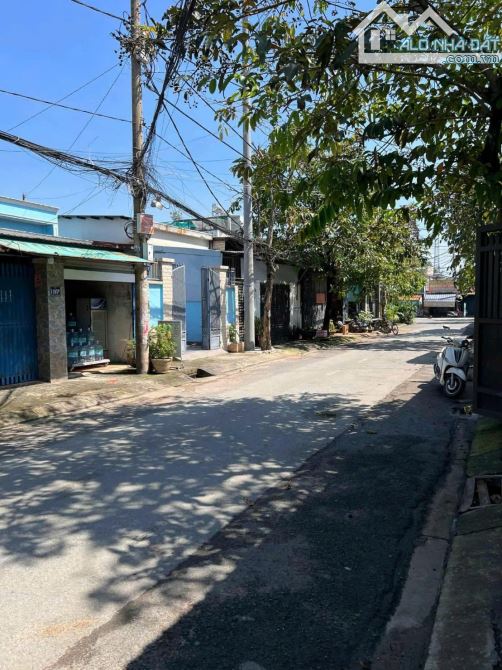 MẶT TIỀN NHÀ 2 TẦNG ĐÚC ấp TAM ĐÔNG TTT HÓC MÔN GIÁ RẺ 4.99 TỶ - 10