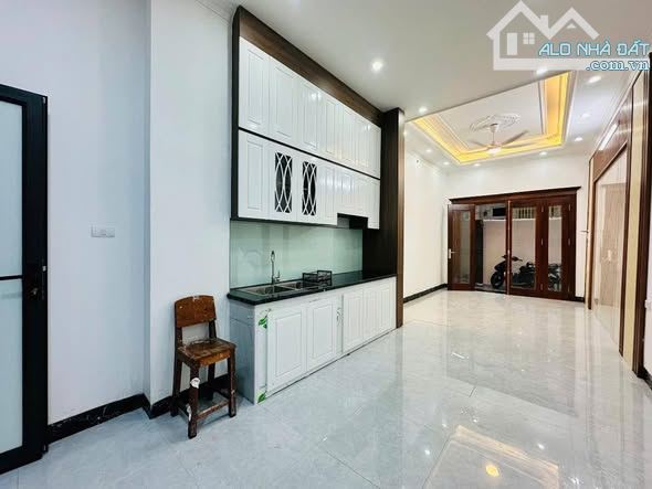 Bán nhà lô góc phố Hào Nam, Đống Đa, nhà đẹp ở ngay, 6 tầng thang máy giá 11.2 tỷ - 1