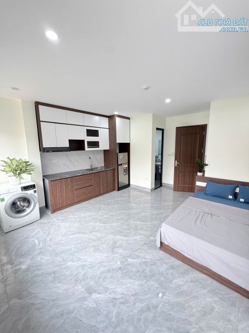 Cho Thuê CCMN Ngõ Hòa Bình 01 Hai Bà Trưng 30m2 Studio Cửa Sổ Thang Máy Giặt Riêng Full Đồ - 1