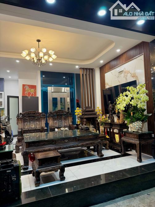 Bán nhà mặt phố Lý Nam Đế 70m, 4 tầng, mt 10m, giá hơn 60tỷ - 1