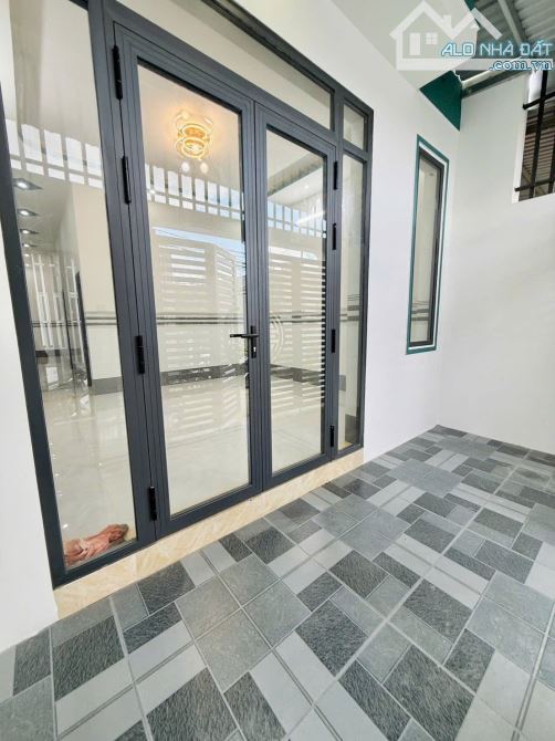 Cắt Lỗ Căn nhà mới tinh ngay BV Xuyên Á - Củ Chi, Sổ hồng riêng, 105m2, Giá 895 Triệu - 1