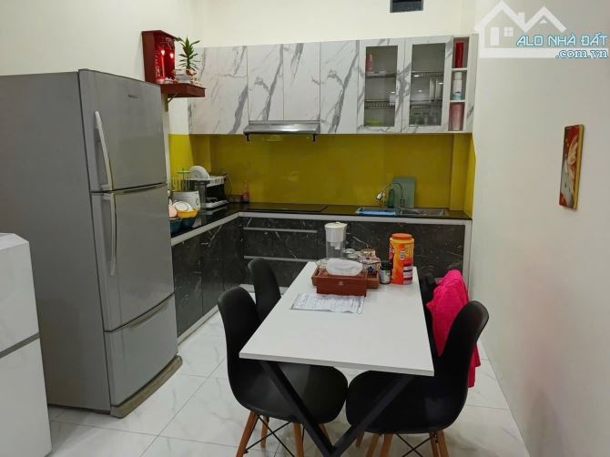 Quận 7 - Phú Thuận – 4 Tỷ 850 - Nhà Đẹp 2 Tầng - 47m² - Hẻm Thẳng - Gần Mặt Tiền - 5