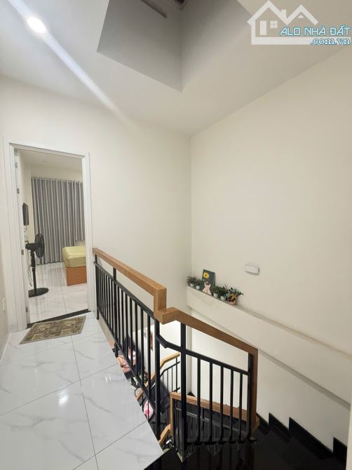 Quận 7 - Phú Thuận – 4 Tỷ 850 - Nhà Đẹp 2 Tầng - 47m² - Hẻm Thẳng - Gần Mặt Tiền - 6