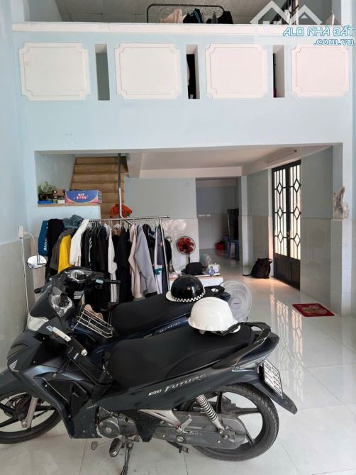 MẶT TIỀN NHÀ 2 TẦNG ĐÚC ấp TAM ĐÔNG TTT HÓC MÔN GIÁ RẺ 4.99 TỶ - 7