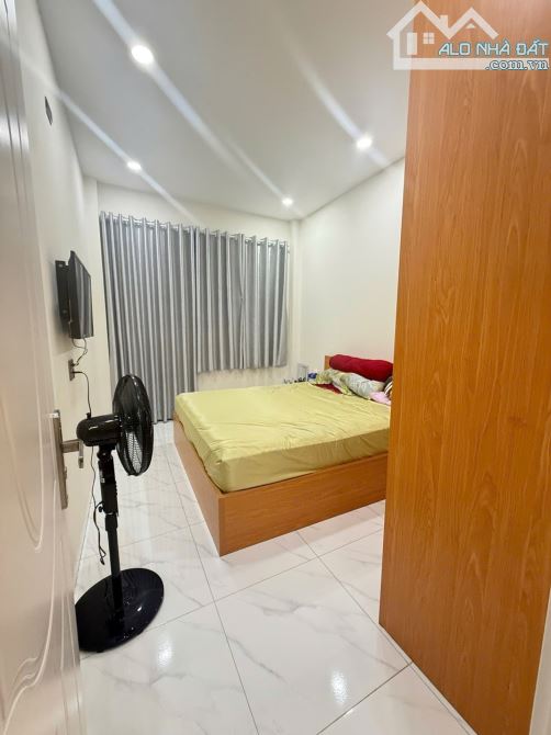 Quận 7 - Phú Thuận – 4 Tỷ 850 - Nhà Đẹp 2 Tầng - 47m² - Hẻm Thẳng - Gần Mặt Tiền - 8