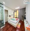 - Bán nhà 3 tầng 3 mê đường Nguyễn Khang- Gần Hà Huy Tập. DT 95M2 – Giá 7.5 TỶ TL.