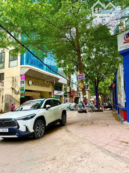 Nhà Lô góc-Bán gấp Tòa Building Văn Phòng Phố Nguyễn Trãi 135m/ 6T thang máy/MT 23m 66 tỷ