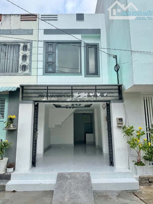 Nhà 2 tầng, 1,75 tỷ, Hẻm xe hơi, Cách đường chính Lê Văn Lương 30m