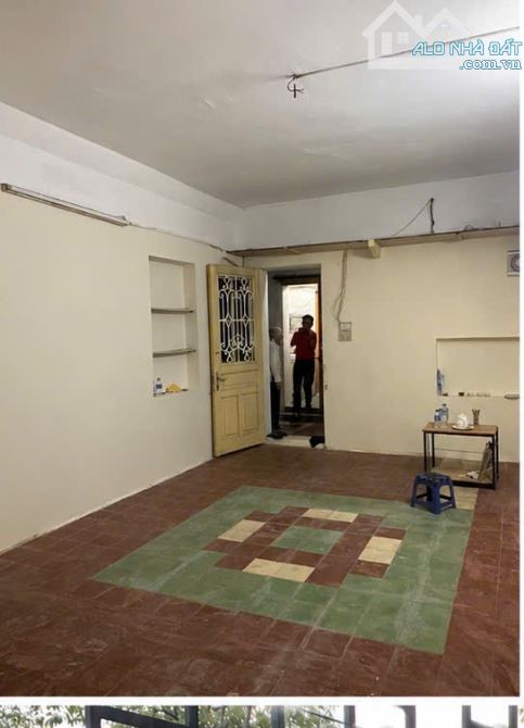 Cần cho thuê căn hộ tập thể bên trong khu chợ Nguyễn Công Trứ: Diện tích: 50m² giá 5tr