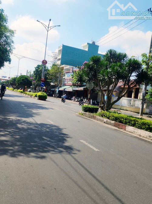 Cần bán lô đất mặt tiền Lê Trung Đình, Dt. 5,6x30m Hướng nam, Phường Cẩm Thành, Quảng Ngãi - 1