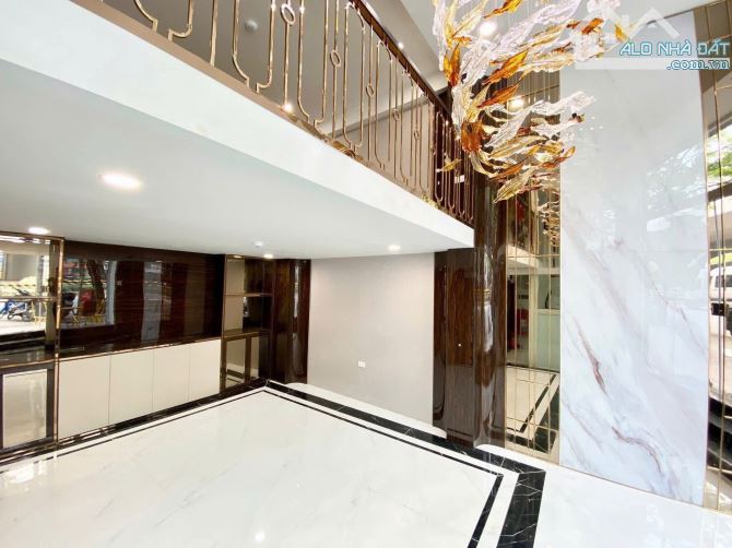 Vip mặt phố showroom văn phòng đẳng cấp Phạm Văn Đồng chưa tới 20 tỷ - 1