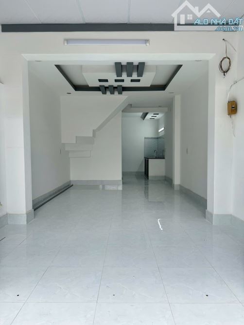 Nhà 2 tầng, 1,75 tỷ, Hẻm xe hơi, Cách đường chính Lê Văn Lương 30m - 1