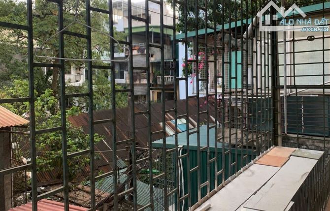 Cần cho thuê căn hộ tập thể bên trong khu chợ Nguyễn Công Trứ: Diện tích: 50m² giá 5tr - 2