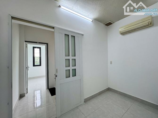 Nhà 2 tầng, 1,75 tỷ, Hẻm xe hơi, Cách đường chính Lê Văn Lương 30m - 4
