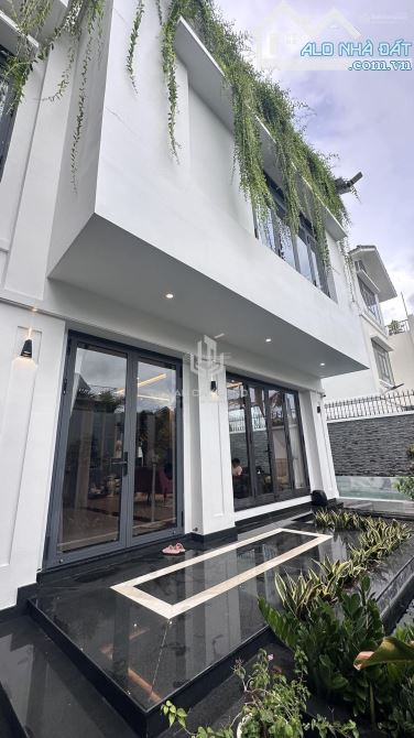 🏡✨ CHO THUÊ LUXURY VILLA THANH BÌNH LONG CUNG – HỒ BƠI RIÊNG – 5PN – 400M² – 70TR/ - 4