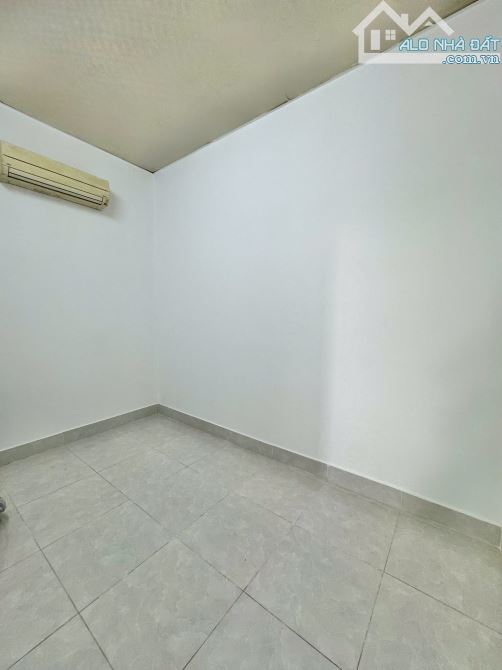 Nhà 2 tầng, 1,75 tỷ, Hẻm xe hơi, Cách đường chính Lê Văn Lương 30m - 5
