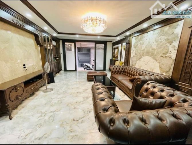 BÁN NHÀ MỚI ĐẸP- LÊ TRỌNG TẤN- THANG MÁY- NGÕ THÔNG- GẦN Ô TÔ- 43M 7T- NHỈNH 18 TỶ