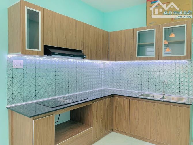 CHO THUÊ NNC - CMT8 - 48M2 + 3 TẦNG BTCT +3PN2WC - CHỈ 15TR/ THÁNG - 2
