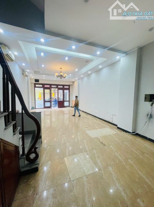 Nhà ngõ 60 phố Vũ Phạm Hàm - Diện tích 120m x 5 tầng, mặt tiền 5m - 35 triệu/tháng - 7