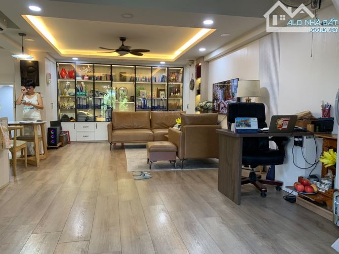 NAM LONG _ TRẦN TRỌNG CUNG   🏠Biệt Thự Sân Vườn Rộng _ Đẹp _ Không Gian Sống Xanh Mát - 2