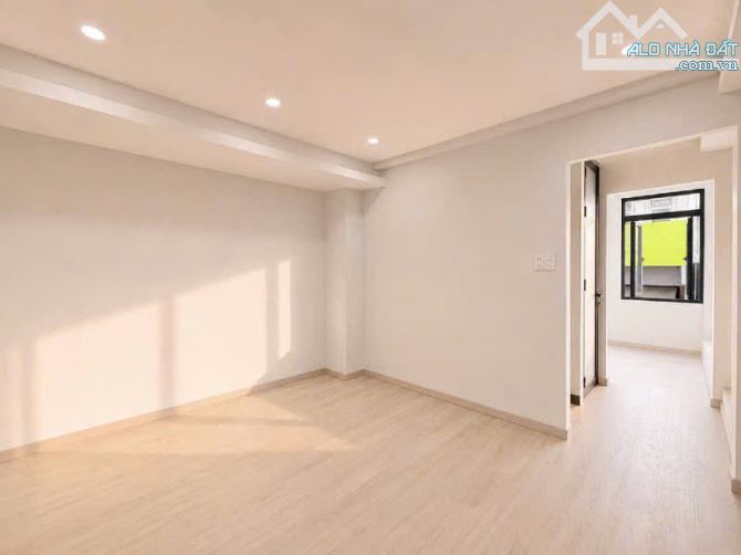 MẶT TIỀN HUỲNH VĂN BÁNH – PHÚ NHUẬN- 8 PHÒNG – NHÀ MỚI – CHỈ 11.4 TỶ - 6