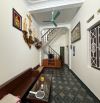 Nhà 3 tầng , gia thượng,  cực  thoáng ,Quang Minh , chỉ việc sách vali đến ở .