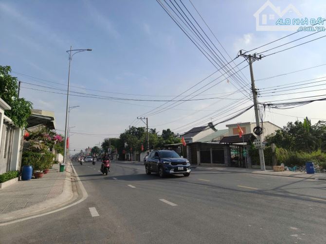 Bán nhanh giá tốt chỉ 2 tỷ 500 đất Bình Nhâm 245m2, đường ô tô gần trường học, chợ