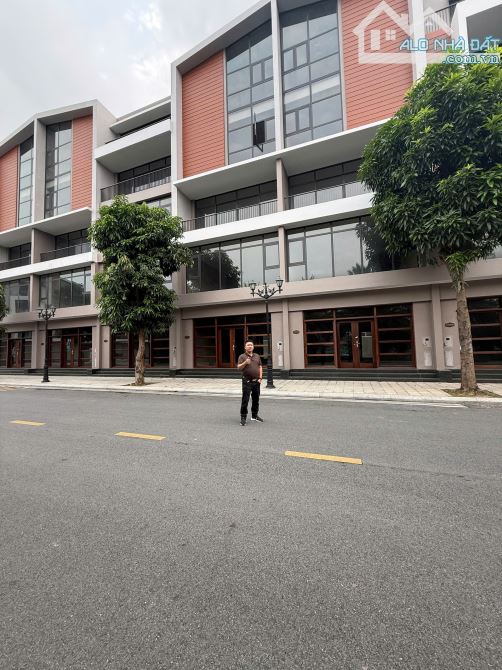 NHỈNH 20.x TỶ HÀNG GỐC CHỦ ĐẦU TƯ - BIỆT THỰ SONG LẬP KINH ĐÔ 150m² – Giá SIÊU RẺ - SỔ ĐỎ