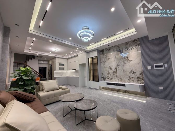 BÁN NHÀ NGỌC THỤY LONG BIÊN - HIẾ.M DT 66M x 5 TẦNG , THANG MÁY , FULL NỘI THẤT , VÀO Ở NG - 2