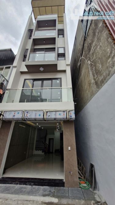 Bán nhà 5 tầng mới Kim Âu, Đặng Xá, 40m2, ngõ 2.5m ô tô gần 5.75 tỷ