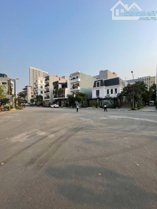 Bán lô đất khu tđc sau quận uỷ Hồng bàng. Đường 22m lô góc 2 mặt tiền, view công viên