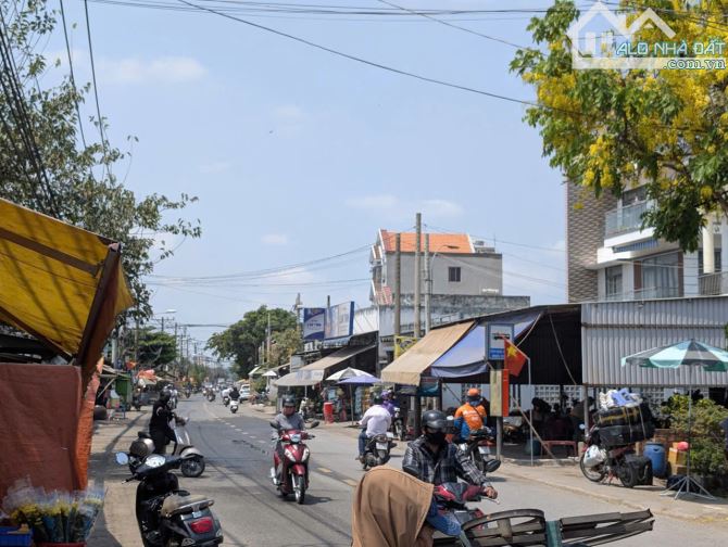 Bán lô đất mặt tiền đường Nguyễn Xiển phường Long Bình 267m2 giá 15 tỷ. - 1
