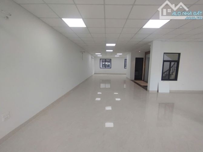 Cho thuê nhà KĐT Geleximco Lê Trọng, Dương Nội. DT 200m, 4 tầng, thông sàn có thang máy. G - 3