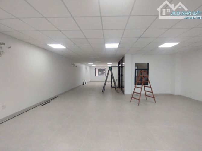 Cho thuê nhà KĐT Geleximco Lê Trọng, Dương Nội. DT 200m, 4 tầng, thông sàn có thang máy. G - 4
