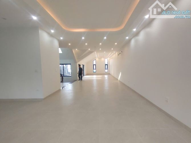 Cho thuê nhà KĐT Geleximco Lê Trọng, Dương Nội. DT 200m, 4 tầng, thông sàn có thang máy. G - 5