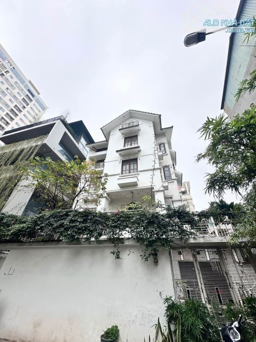 TÂY HỒ PHÂN LÔ CAO CẤP – 213 M2 – MT 12M - 5 TẦNG - SÂN VƯỜN - GARA - DÒNG TIỀN - 50xx