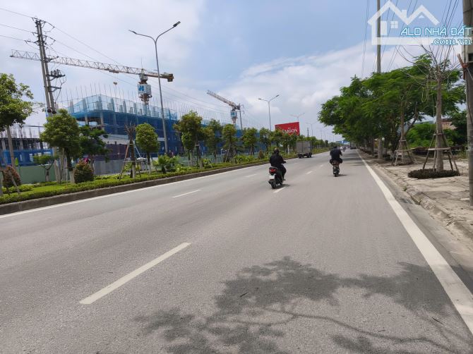 Bán mặt đường Phạm Văn Đồng, đối diện Hưng Ngân Riverside. Giá đầu tư.