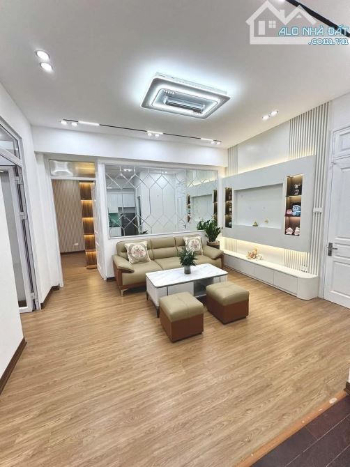 Chung cư Vũ Phạm Hàm- 5.3 tỷ- Nhà mới -2N1K Full đồ