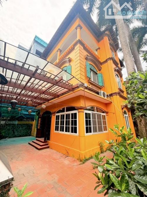 BÁN BIỆT THỰ ĐƯỜNG TÂY HỒ - 190M2 - X3 TẦNG - MT 15.2M - 100 TỶ Ở NGHỈ DƯỠNG HOẶC CHO THUÊ