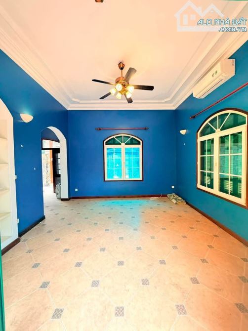 BÁN BIỆT THỰ ĐƯỜNG TÂY HỒ - 190M2 - X3 TẦNG - MT 15.2M - 100 TỶ Ở NGHỈ DƯỠNG HOẶC CHO THUÊ - 1