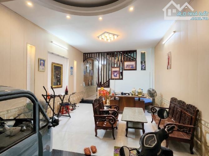 NHÀ 3 TẦNG MẶT TIỀN ĐƯỜNG 10.5M – GẦN SÔNG HÀN – KINH DOANH TỐT - CHỈ 1X TỶ - 2