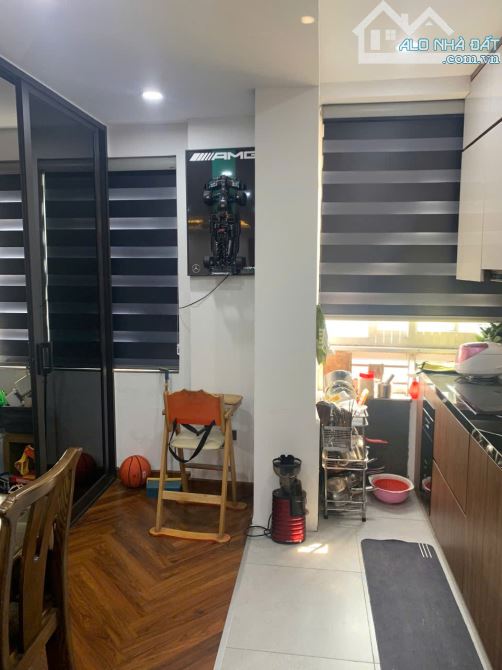 Bán căn hộ chung cư 75m2 tòa nhà view hồ và công viên Hòa Bình sinh thái cây xanh 7.28 tỷ - 2