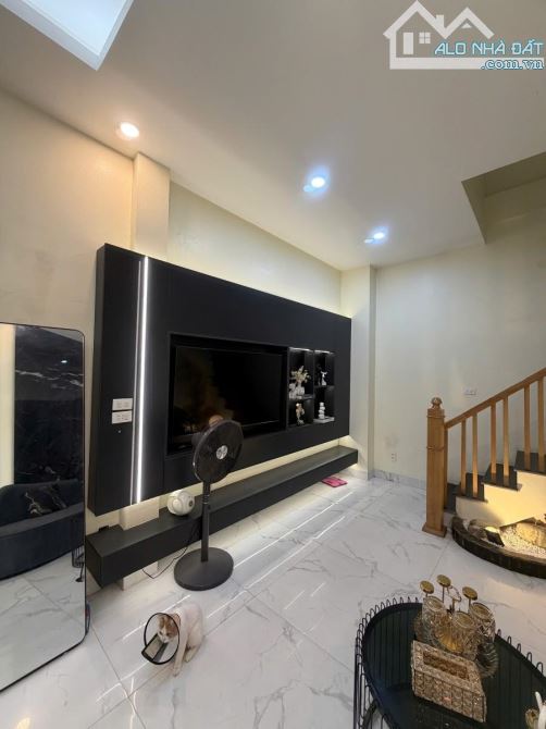 Nhà phân lô VIP, oto đỗ cửa. 5 tầng thiết kế hiện đại. Gần chợ, trường học, đi lại tiện - 3