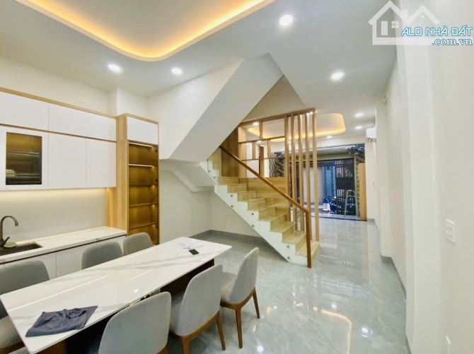 BÁN NHÀ TRƯỜNG THỌ - ĐI ĐÂU CŨNG TIỆN - 79M2 (4.5x17.5) - 4 TẦNG MỚI CỨNG - GIÁ 8.6 Tỷ - 3