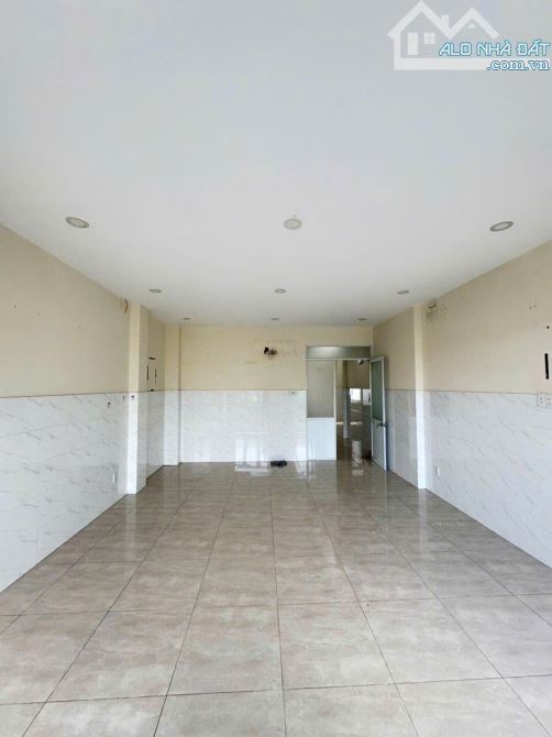 Cho thuê nhà mặt tiền Lê Bôi, Phường 7, Quận 8 4.5x19m 4 tấm 4 phòng kinh doanh đa ngành - 4