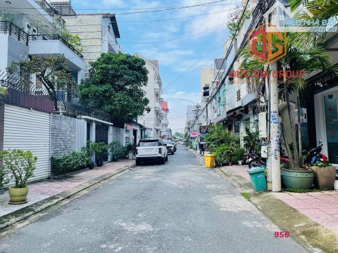 Cho thuê biệt thự 1 trệt 2 lầu 288m2 trong KDC D2D giá chỉ 35tr/tháng 5