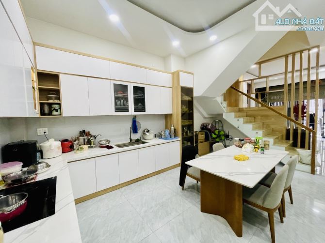 BÁN NHÀ TRƯỜNG THỌ - ĐI ĐÂU CŨNG TIỆN - 79M2 (4.5x17.5) - 4 TẦNG MỚI CỨNG - GIÁ 8.6 Tỷ - 6