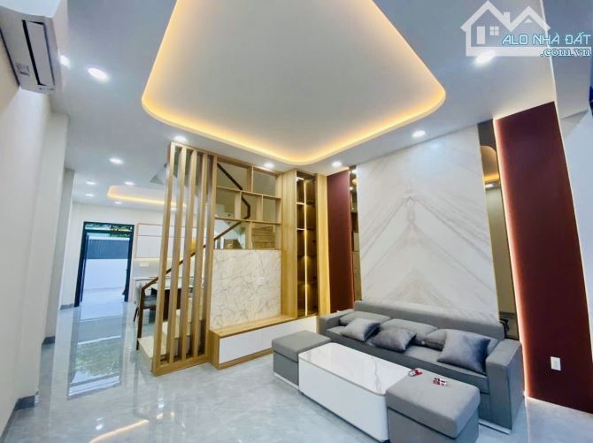 BÁN NHÀ TRƯỜNG THỌ - ĐI ĐÂU CŨNG TIỆN - 79M2 (4.5x17.5) - 4 TẦNG MỚI CỨNG - GIÁ 8.6 Tỷ - 8